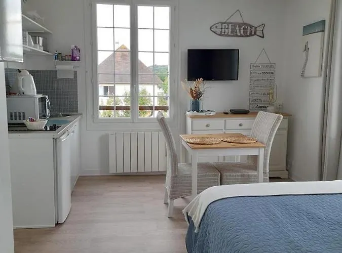 Proche Du Centre Et De La *