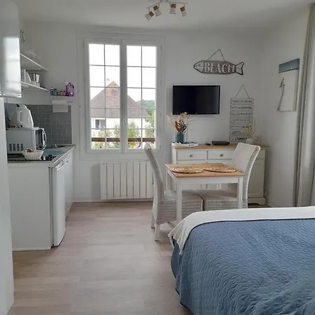 Proche Du Centre Et De La *